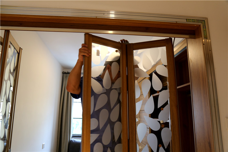 【左右手家具安裝】究竟是先安裝門(mén)還是先安裝地板，終于有答案了