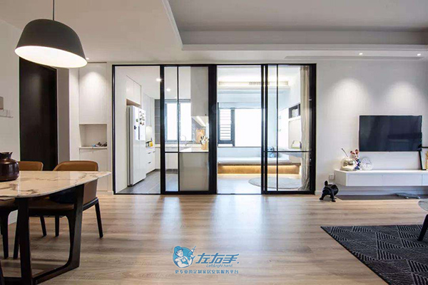 學會廚房玻璃推拉門安裝方法，讓廚房明亮又通透