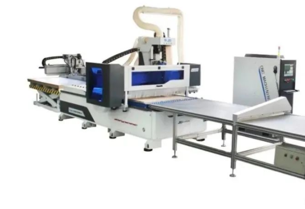 深圳板式家具品牌：全屋定制板式家具數(shù)控開(kāi)料機(jī)久用不壞的妙招