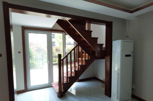 家庭裝修中式風(fēng)格;硬裝結(jié)束，裝修新中式風(fēng)格真心漂亮