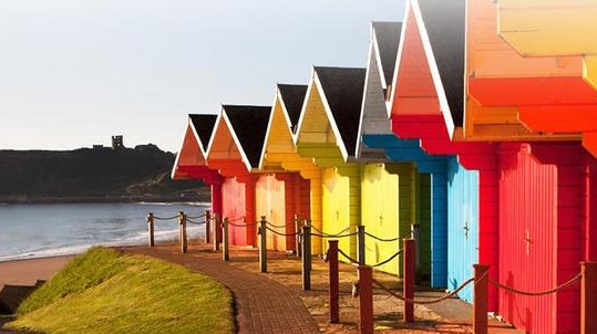 家裝建材材料：家裝時(shí)，實(shí)木家具翻新為什么要選擇水性漆？