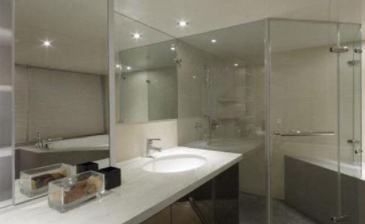 小浴室裝修效果圖，裝修沐浴房要不要做四邊走水?