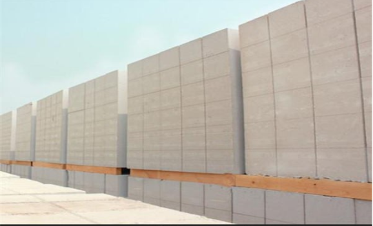 實(shí)木酒柜定制：紅酒柜選購(gòu)方法，紅酒柜哪個(gè)牌子好？