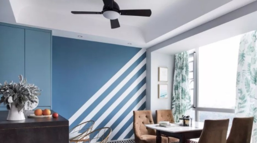 臥室可愛(ài)墻紙：墻紙、硅藻泥、乳膠漆哪個(gè)好？差別原來(lái)這么大！