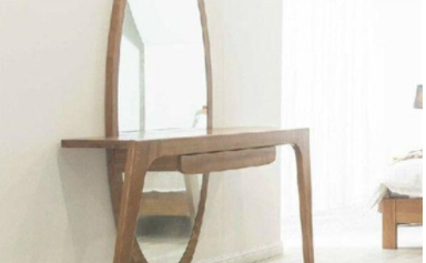 古典梳妝臺價(jià)格：臥室里放梳妝臺好嗎？臥室里放梳妝臺注意事項(xiàng)有哪些？