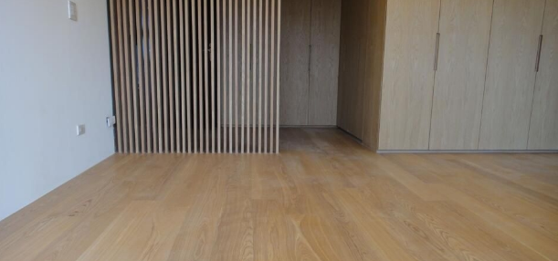 【實木地板安裝保養(yǎng)】橡木實木地板都有哪些優(yōu)缺點？