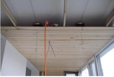 家裝過道吊頂設(shè)計(jì)：陽臺(tái)安裝有吊頂了還可以安裝晾衣架嗎？