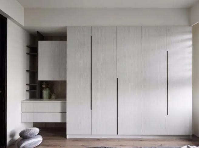 省錢衣柜做法技巧，衣柜怎么裝省錢實用？